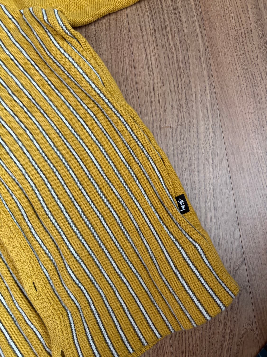 스투시 스트라이프 머스타드 브이넥 가디건 상품이미지3