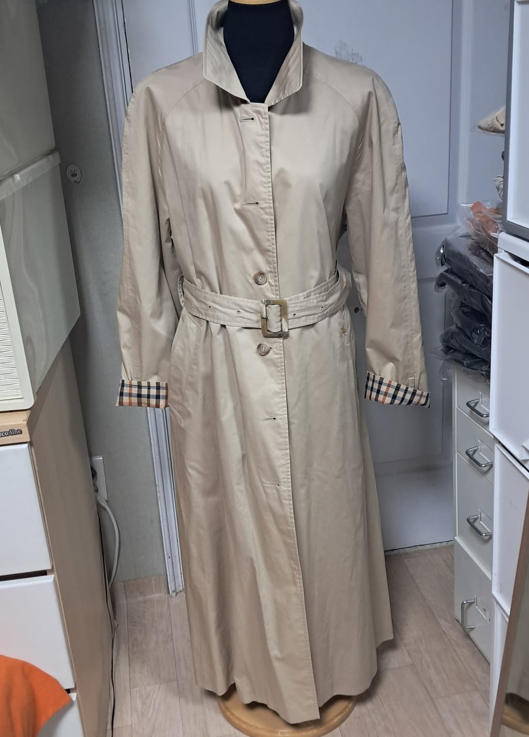 닥스 여성 빈티지 롱 트렌치 코트 베이지 66 상품이미지1