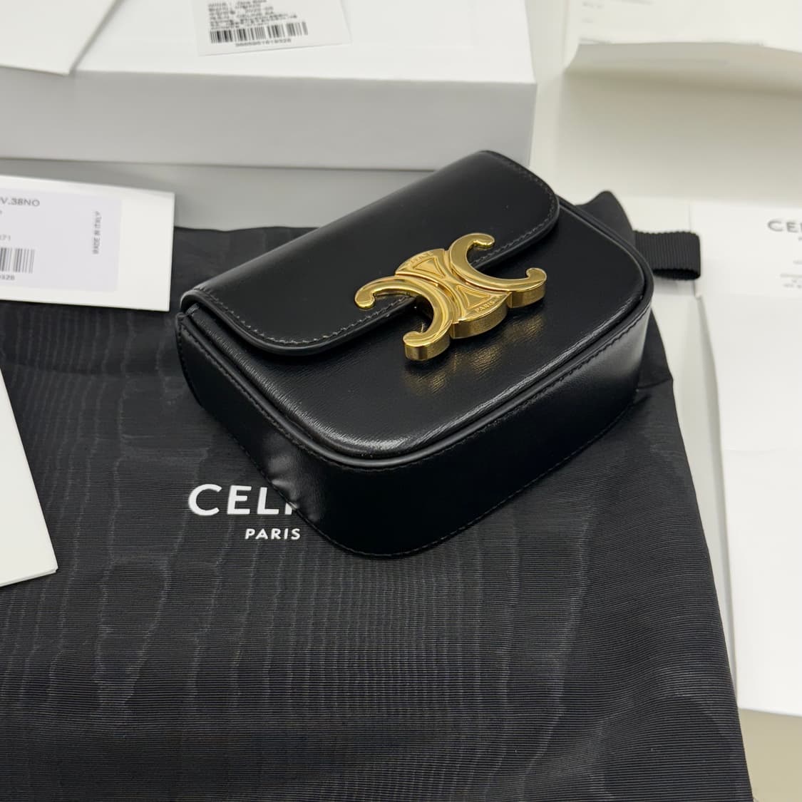 [25년] 셀린느 미니 클로드 크로스백 블랙 상품이미지3