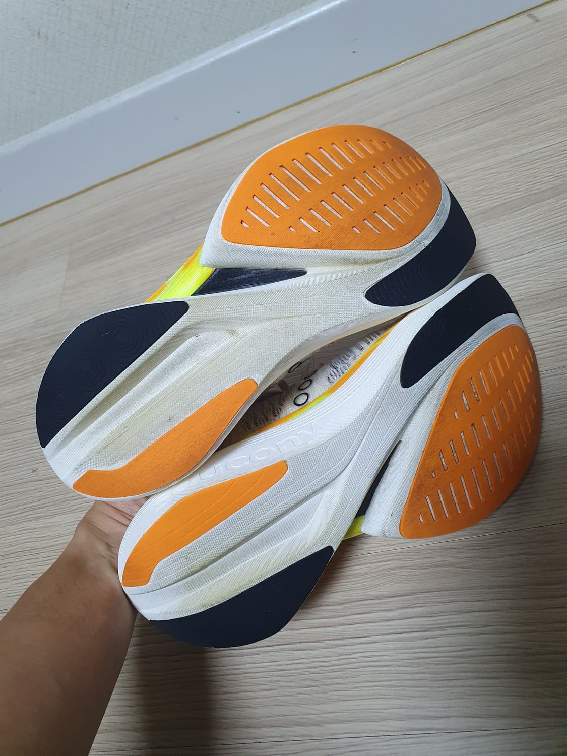 써코니 엔돌핀 엘리트 2 러닝화 265 상품이미지7