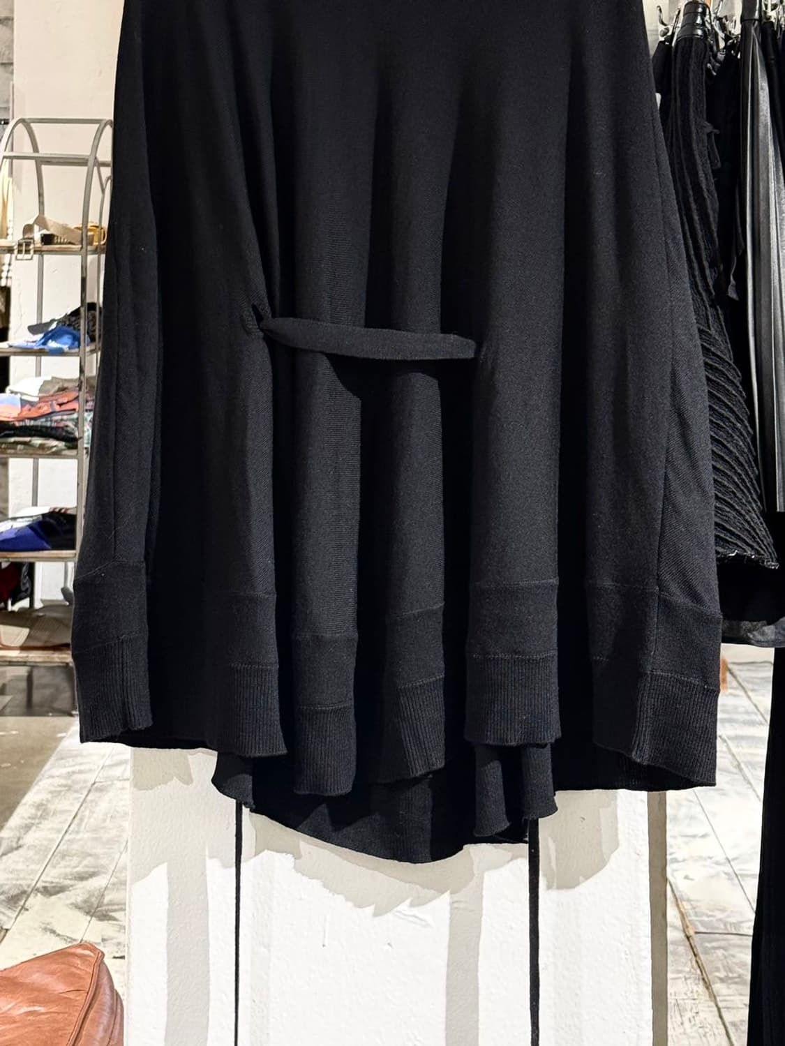 mm6 블랙 울 스트랩 니트 케이프 상품이미지3