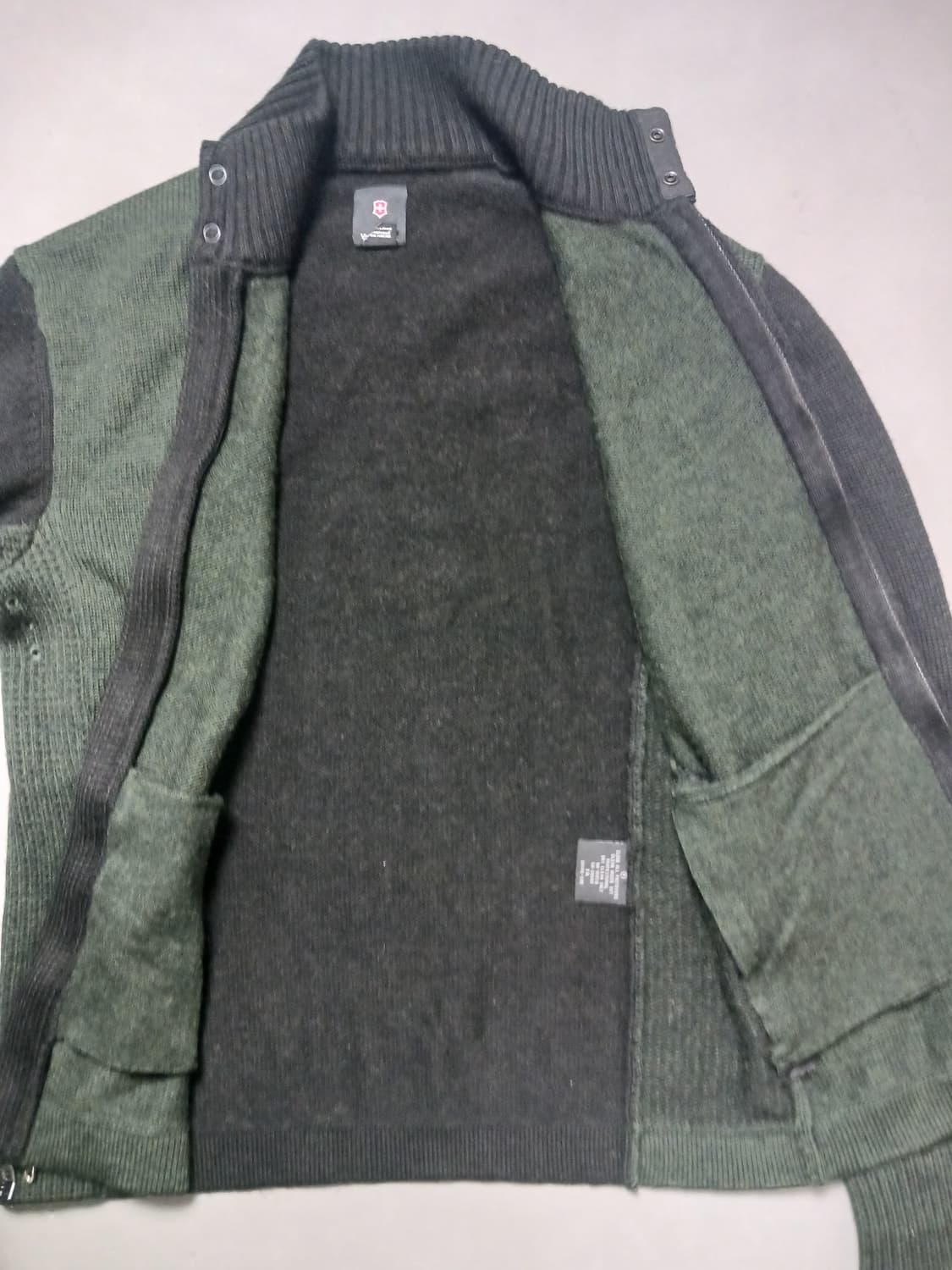 [M] 빅토리녹스 풀집업 니트 가디건 상품이미지5