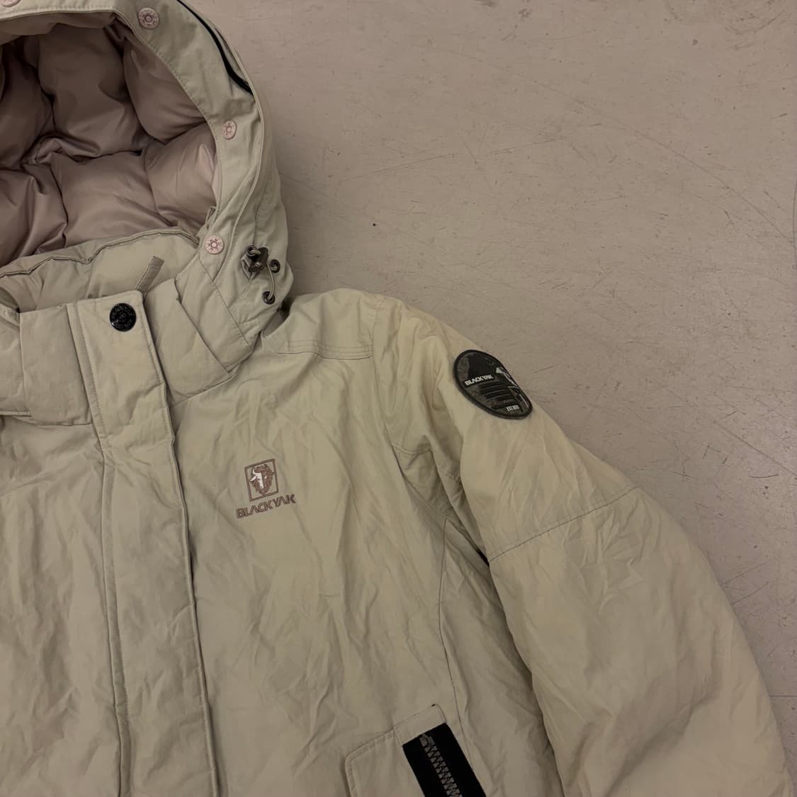 블랙야크 덕다운 아이보리 패딩 상품이미지2