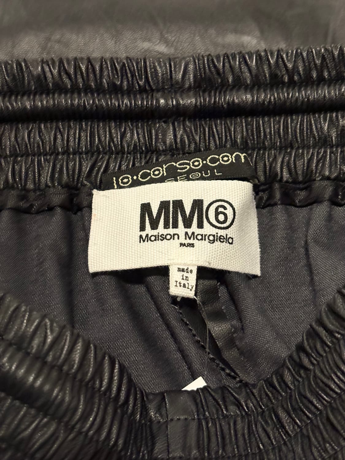 MM6 블랙 레더 반바지 상품이미지3