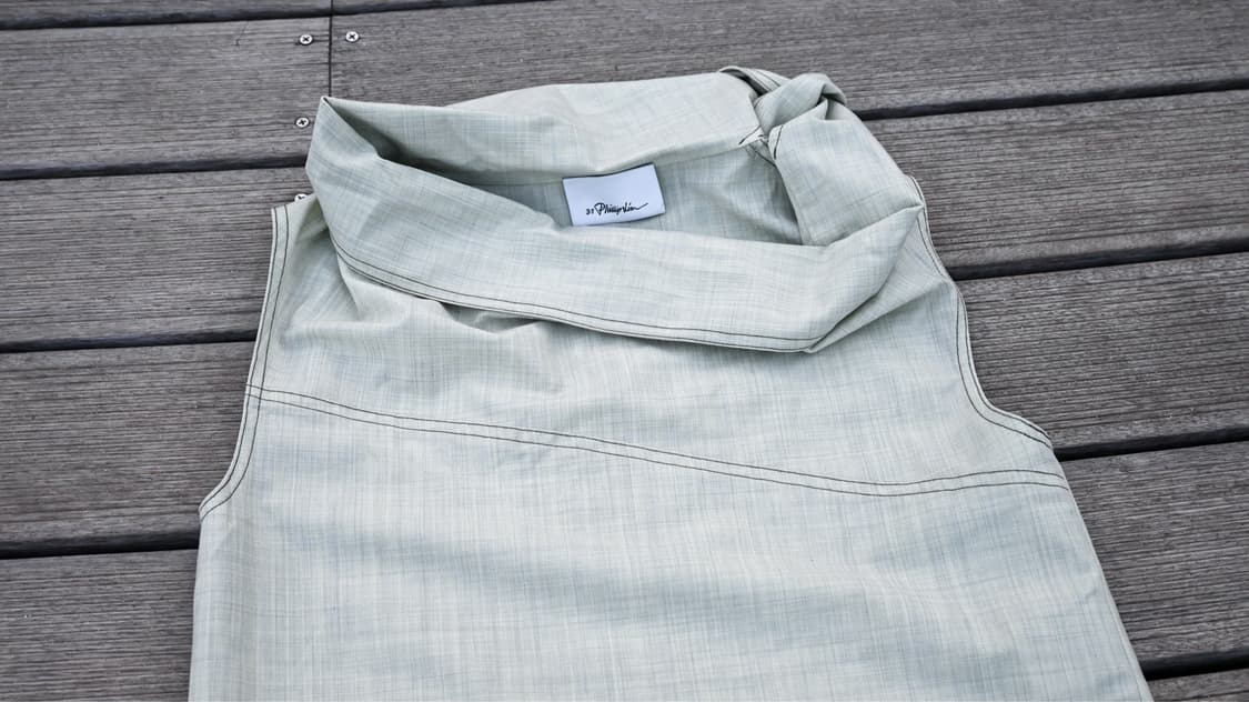 Cowl Neck Sleeveless Top 상품이미지3