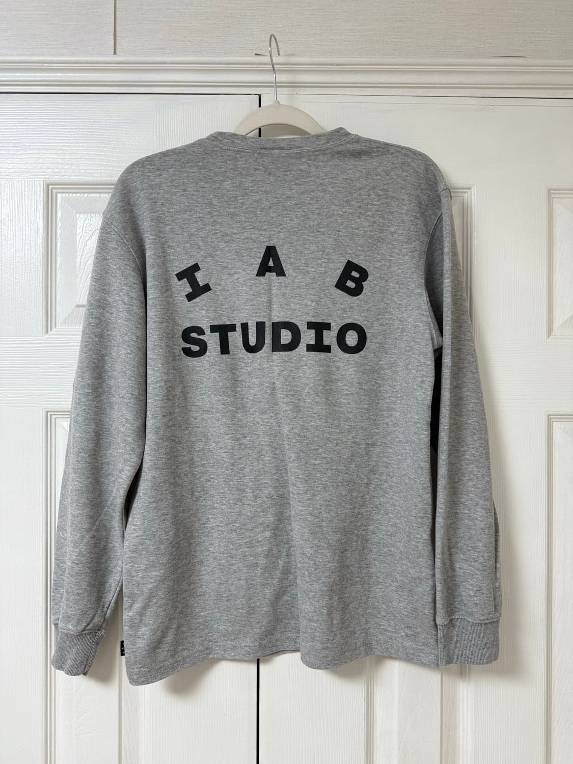 아이앱 스튜디오 롱슬리브 그레이 상품이미지2