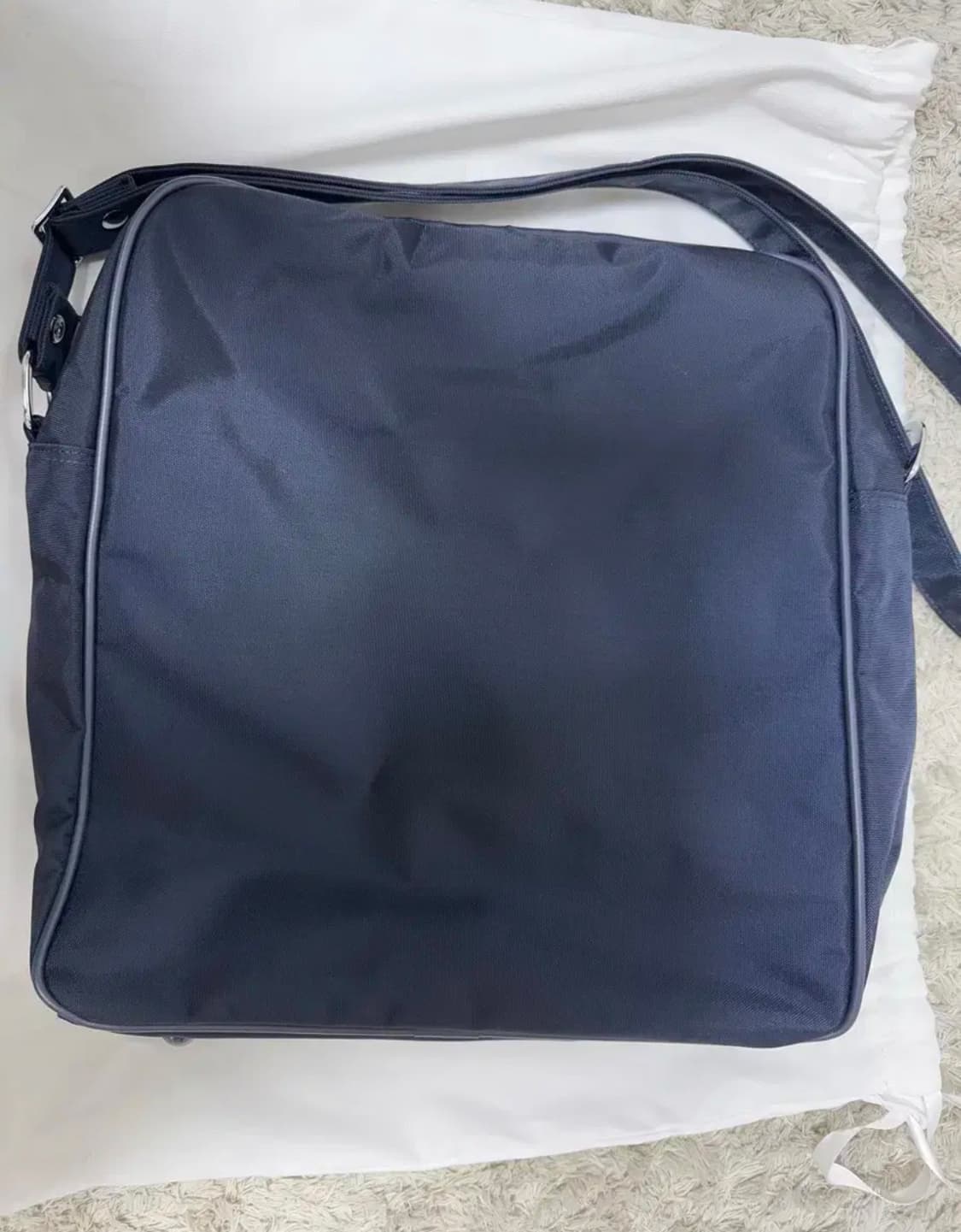 CDG 꼼데가르송 숄더백 네이비 (M) 상품이미지3