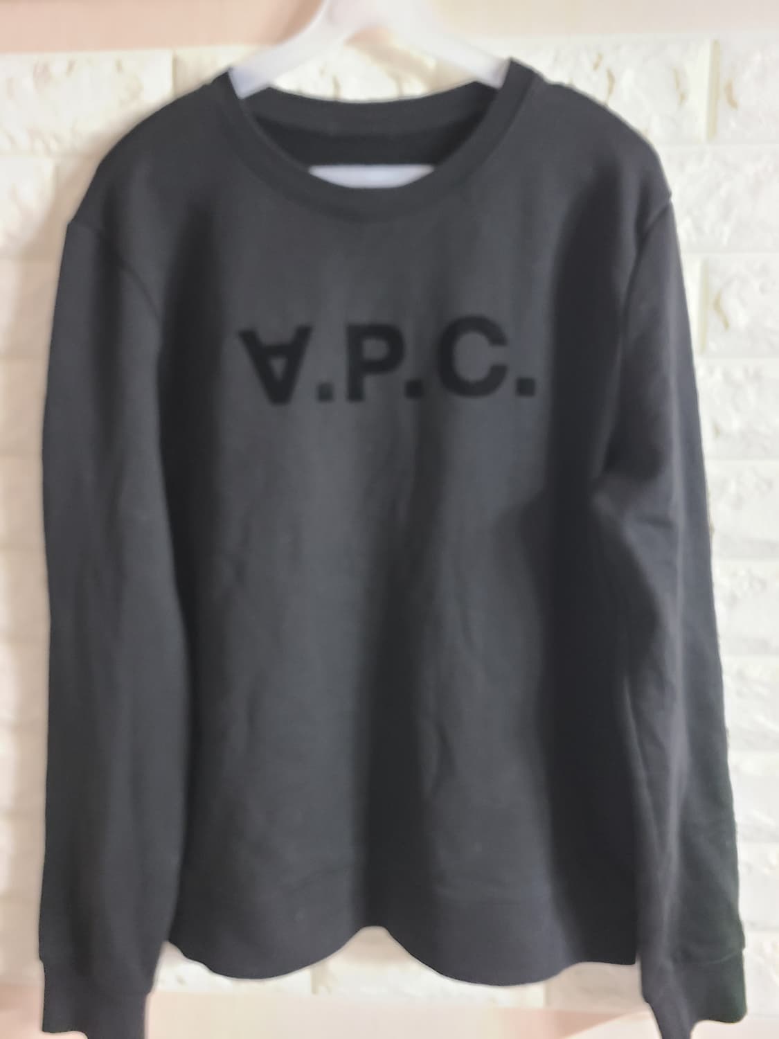 APC 블랙 맨투맨 티셔츠(95) 상품이미지1