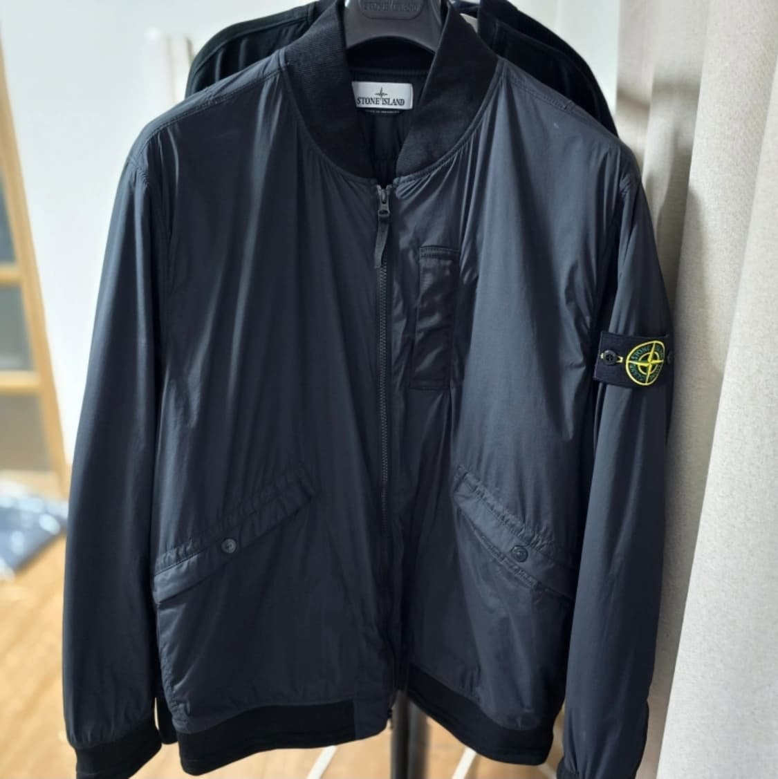 스톤아일랜드 스킨터치 프리마로프트 나일론 봄버 자켓 XL 상품이미지1