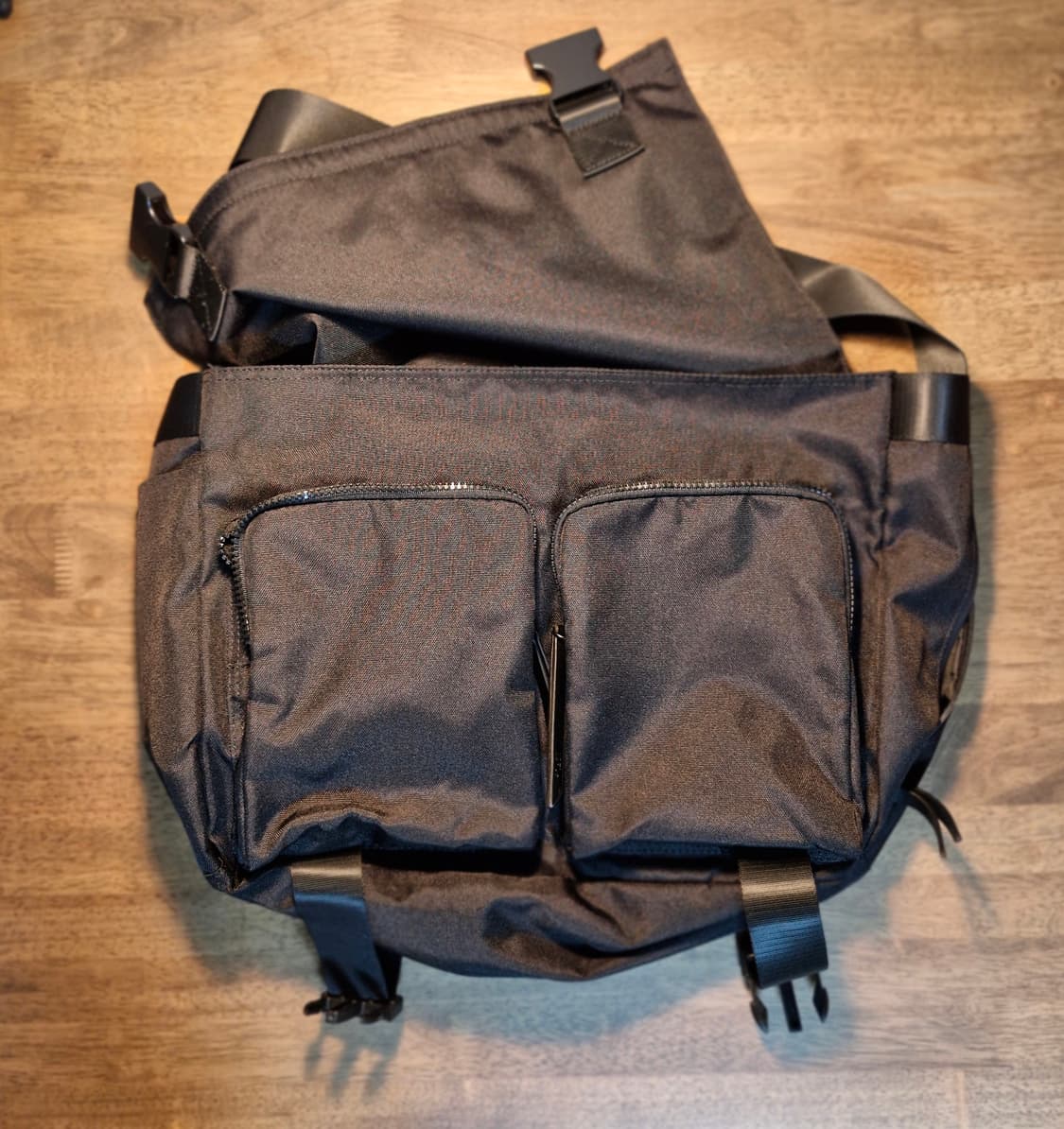 SSRL Dual Pocket Messenger Bag /

BLACK 상품이미지4