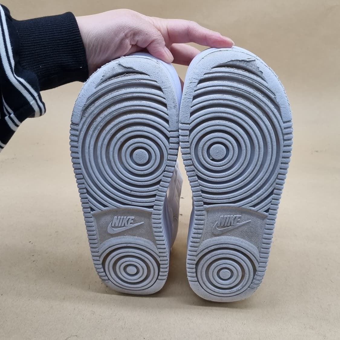 나이키 아이콘 통굽샌들 230 상품이미지3