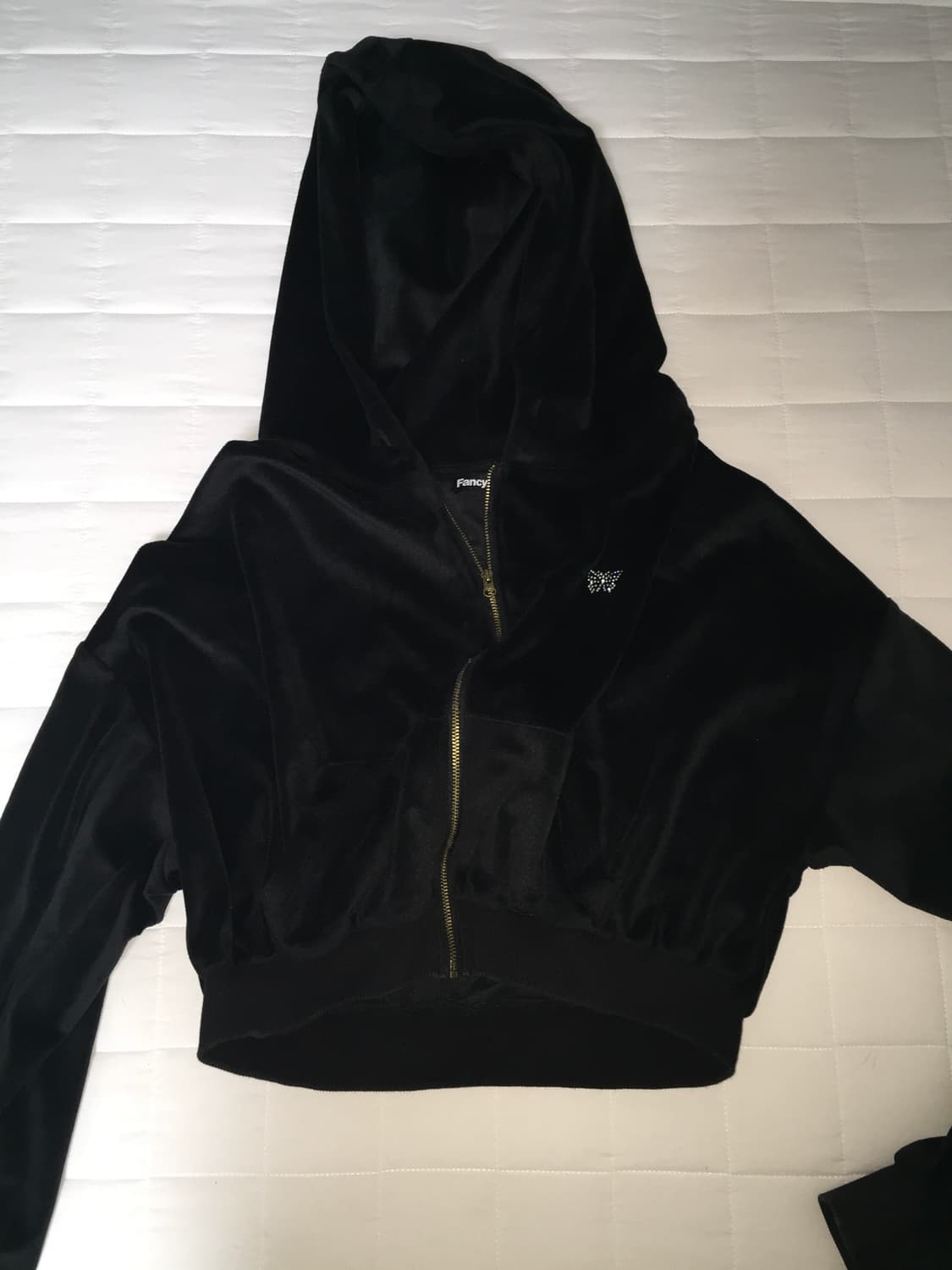 팬시 클럽 벨벳 크롭 후드집업 상품이미지1