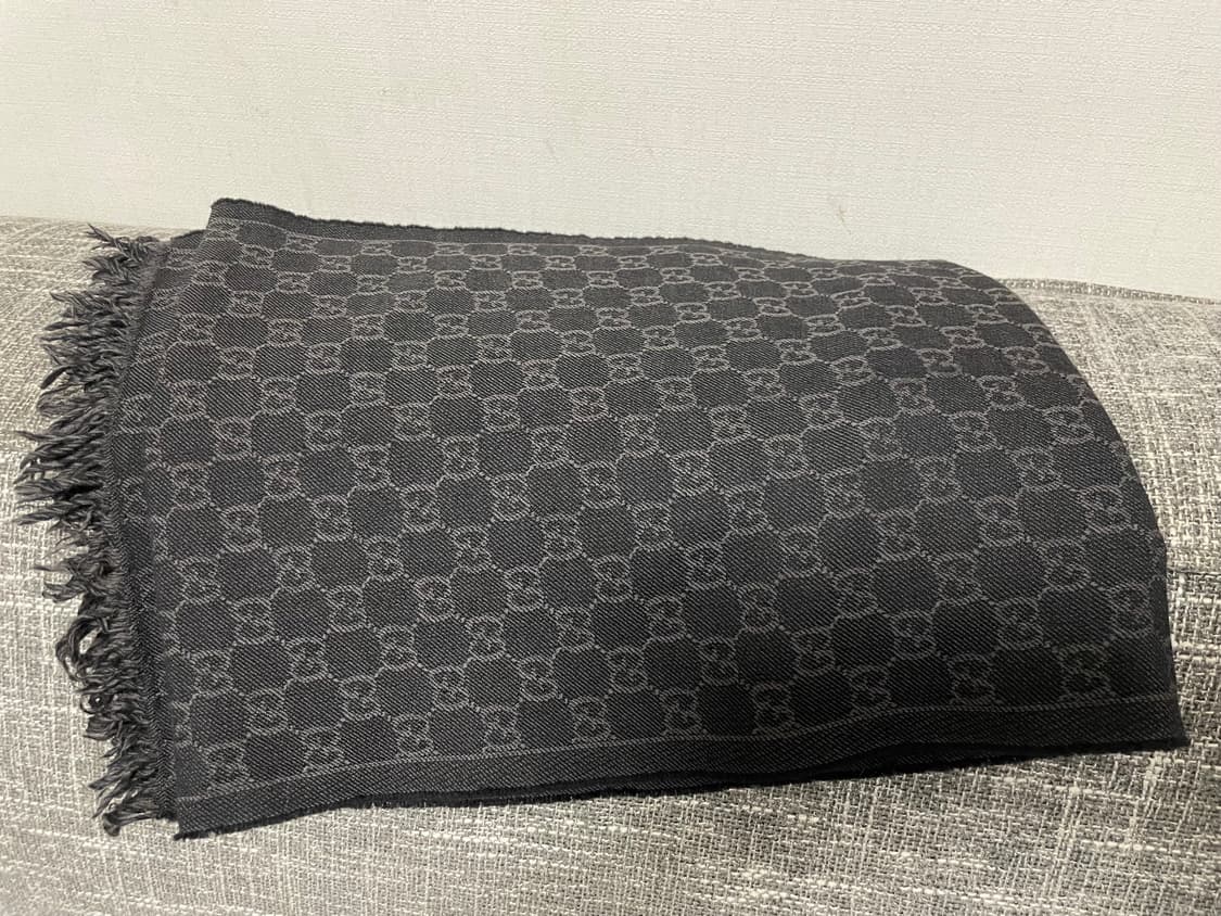 구찌 GG 패턴 울 머플러 차콜 그레이 정픔 상품이미지2