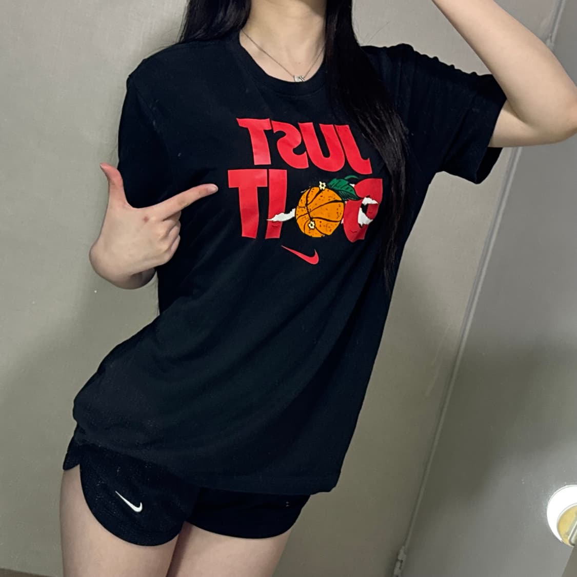 나이키 저스트두잇 스우시로고 반팔티 🖤❤️ 상품이미지1