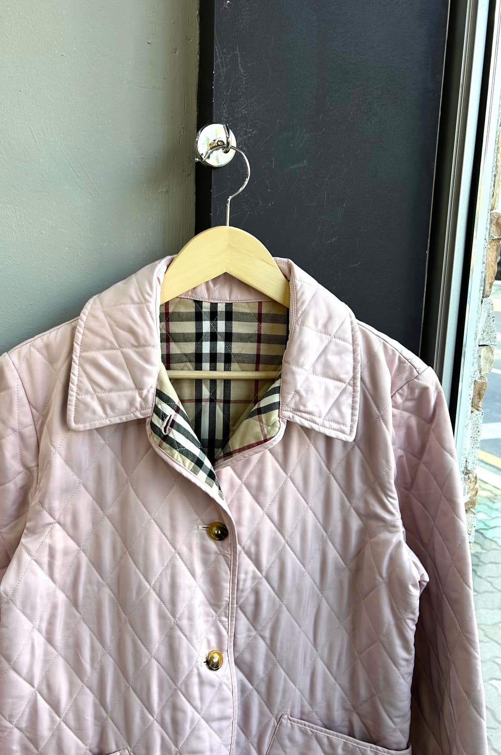 S/ 버버리 노바체크 라이닝 퀄팅 경량 패딩 상품이미지3