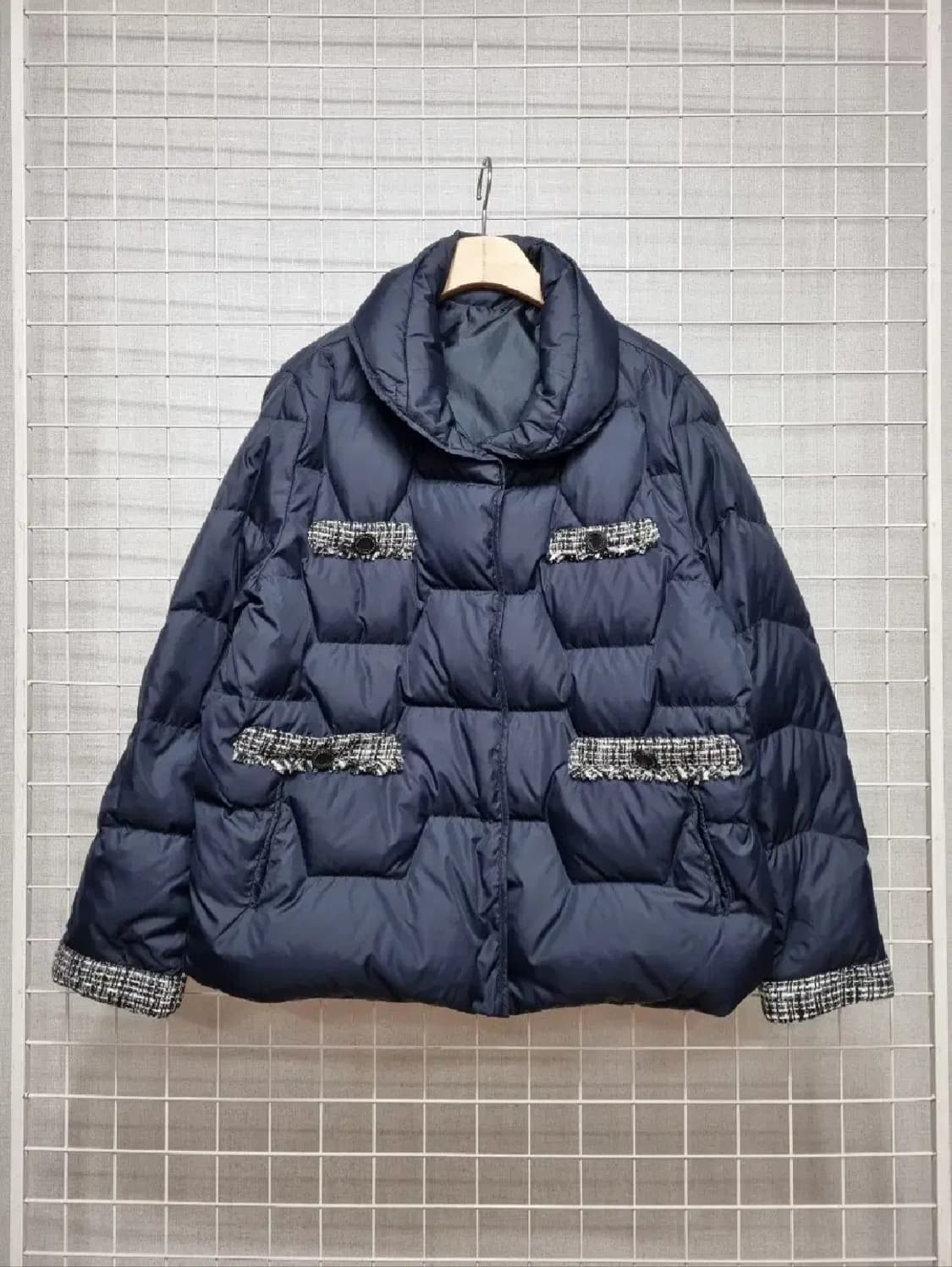 (택포) BCBG 구스 경량패딩 (새상품급) 상품이미지1