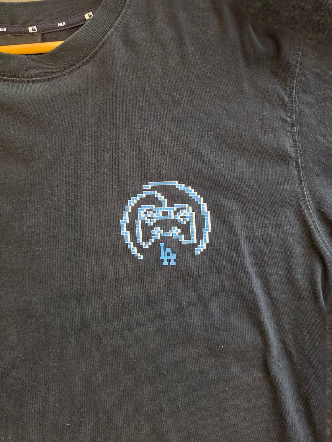 [MLB] LA 다저스 게임 컨트롤러 픽셀 백프린팅 반팔 티셔츠 상품이미지2