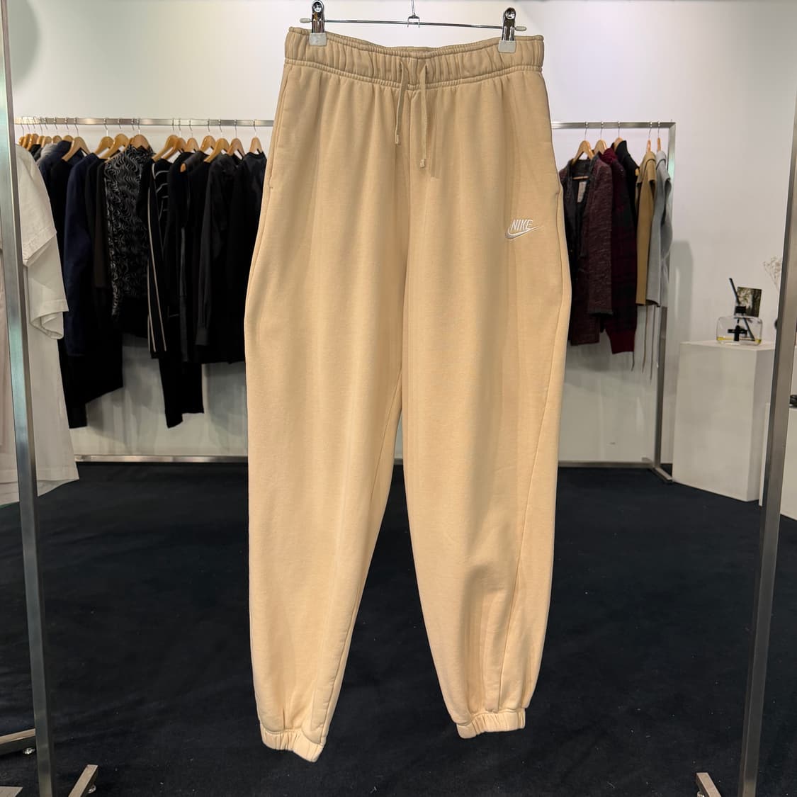 [S] 나이키 우먼스 미드라이즈 조거팬츠 상품이미지1