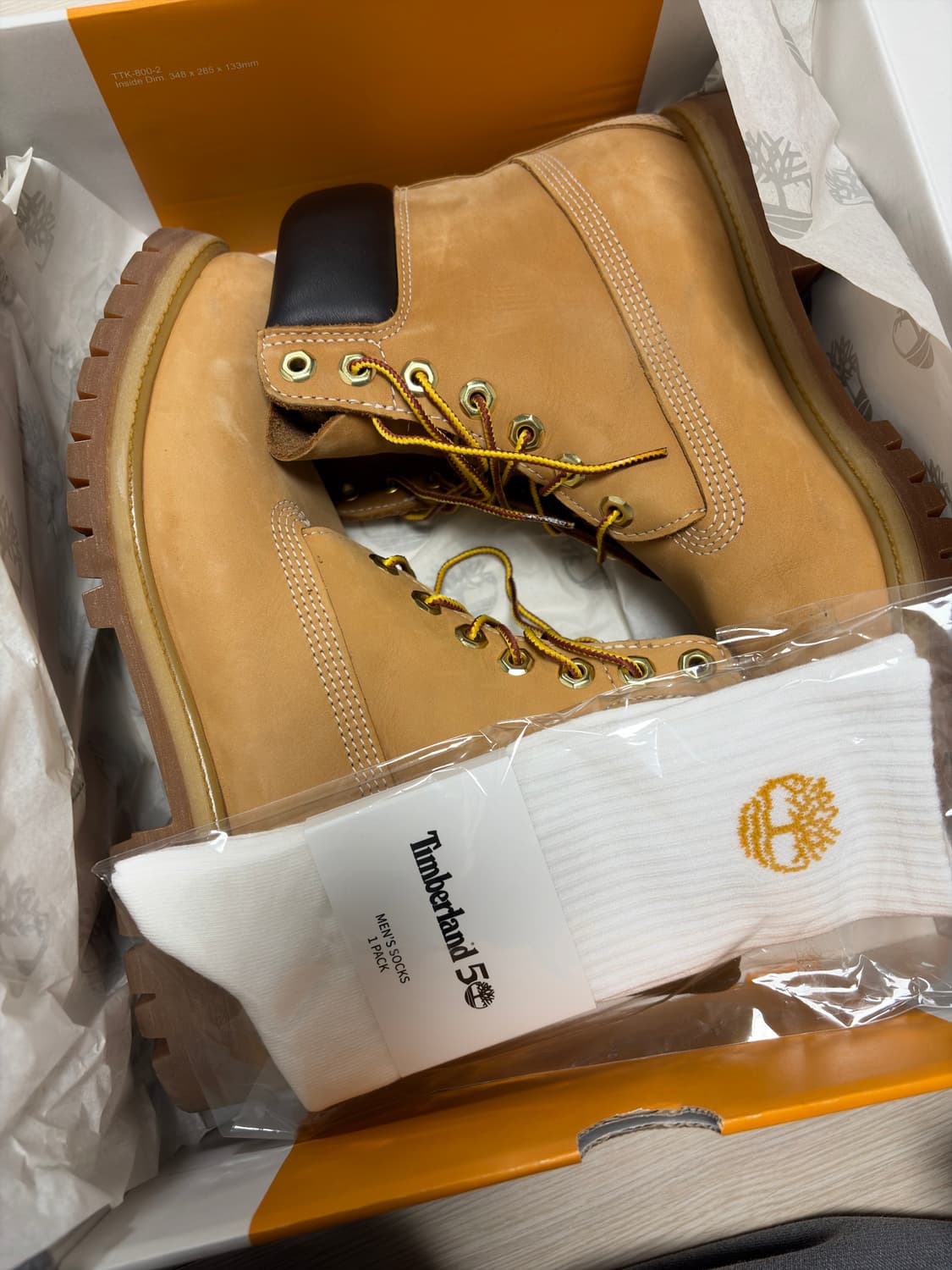 팀버랜드 프리미엄 워터프루프 6인치 부츠 + 흰색 양말 세트 상품이미지1
