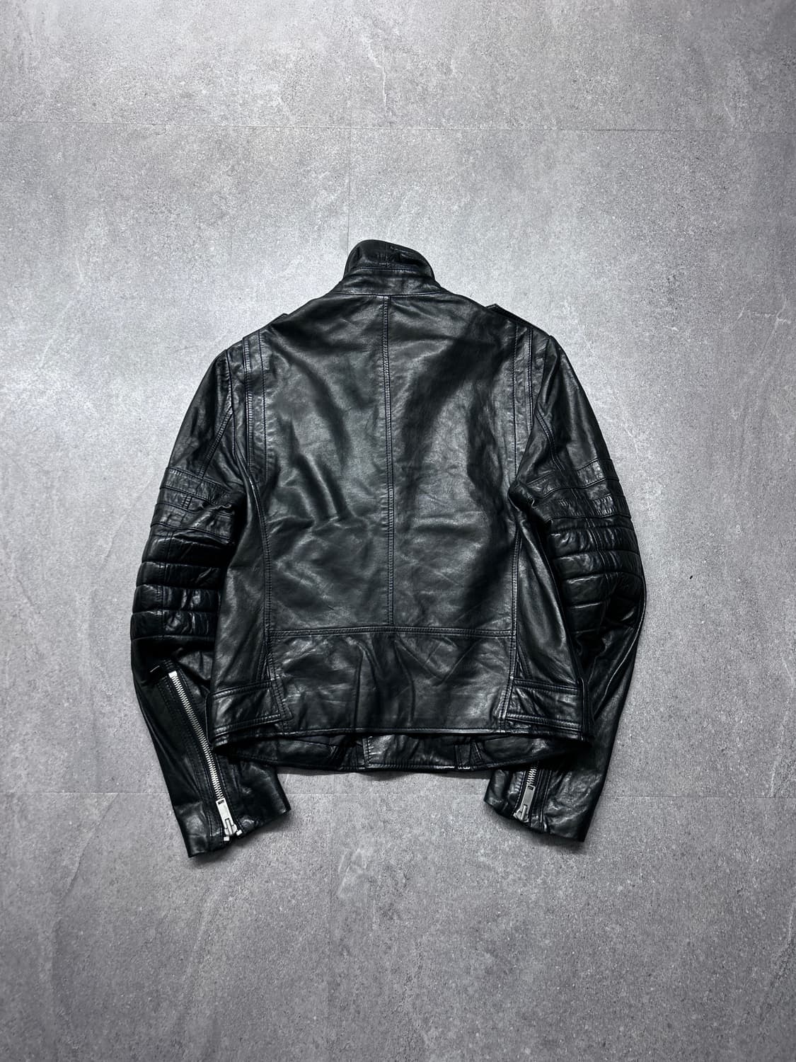 질 스튜어트 비대칭 하이넥 멀티 지퍼 레더 자켓 상품이미지6