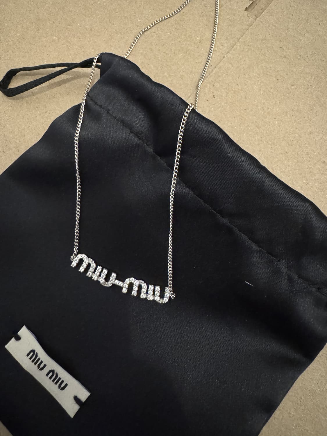 miu miu 미우미우 미우 크리스탈 목걸이 실버  상품이미지2