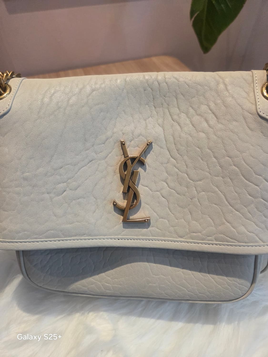 생로랑 아이보리 니키체인 숄더백 상품이미지1