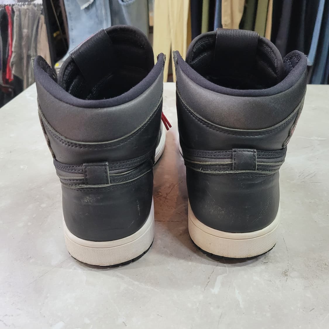 Nike 나이키 에어조던1 레트로 하이 블랙 상품이미지4