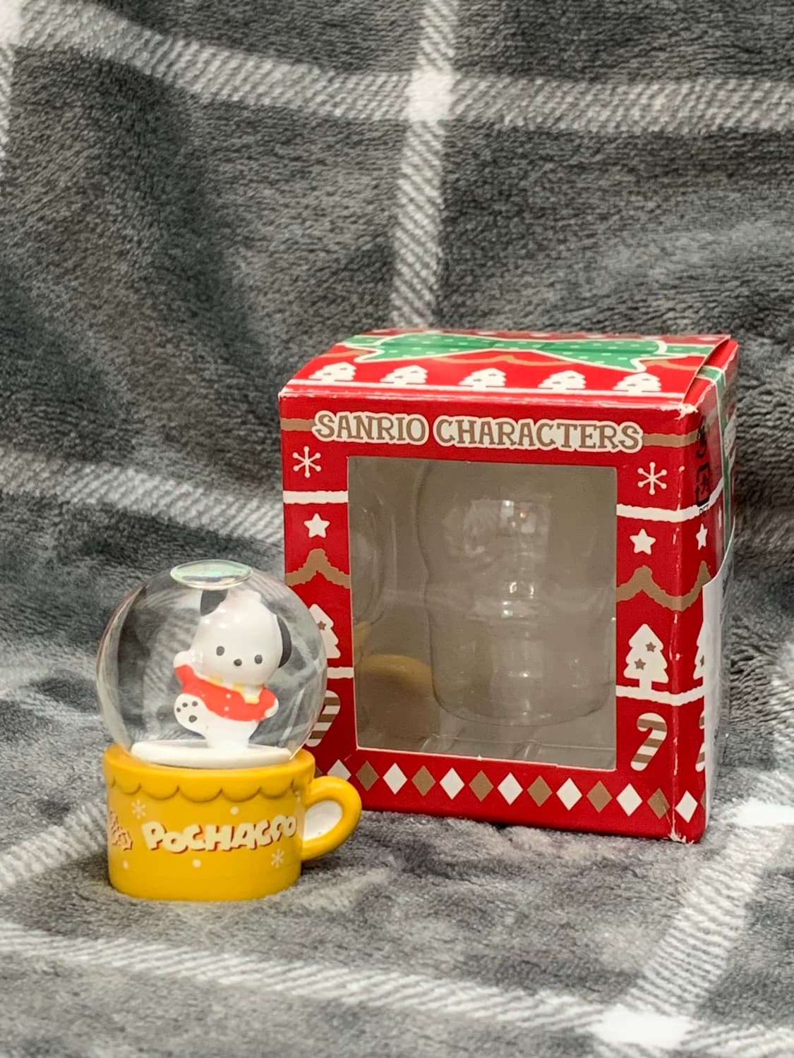 산리오 포차코 2022 미니 스노우볼 스노우글로브 상품이미지1