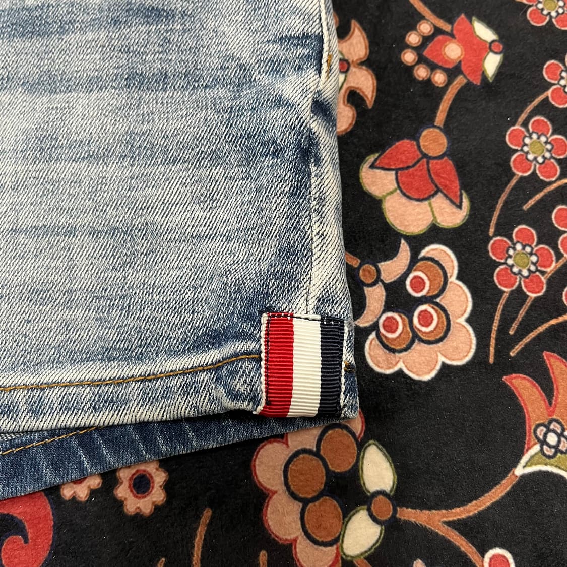 톰브라운 여성 데님 반바지 1 상품이미지4