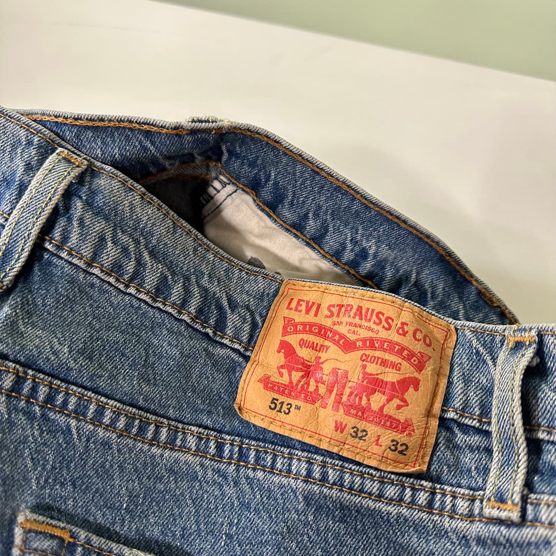 M-L 리바이스513 슬림레귤러핏 중청워시드 데님팬츠 청바지 상품이미지2