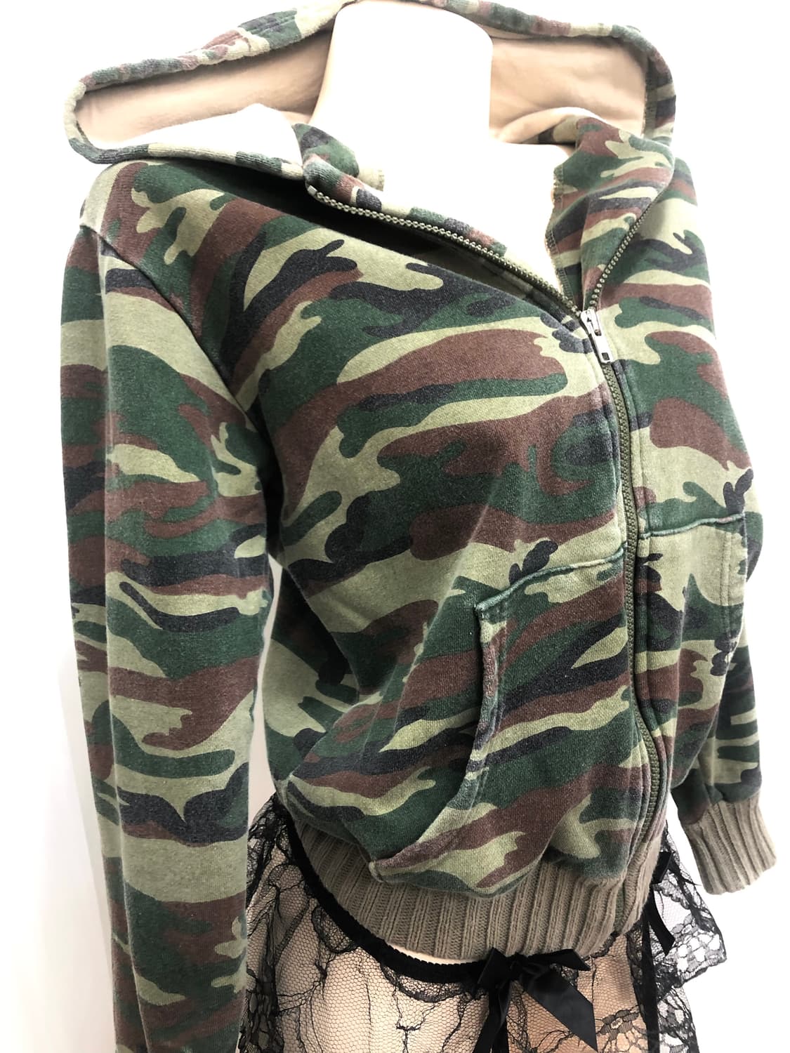 military pattern cropped hood zip-up 상품이미지3