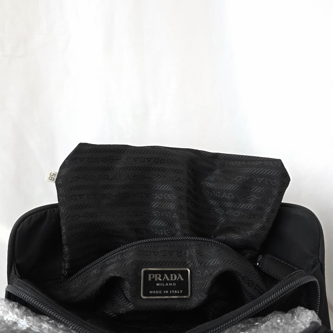 [정품 PRADA] 프라다 직사각 포코노 나일론 여성 토트백 상품이미지8