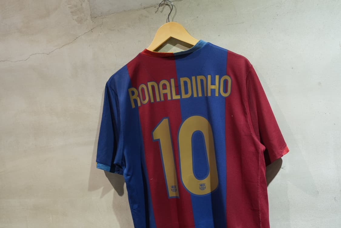 06-07 바르셀로나 호나우지뉴 홈 유니폼 상품이미지8