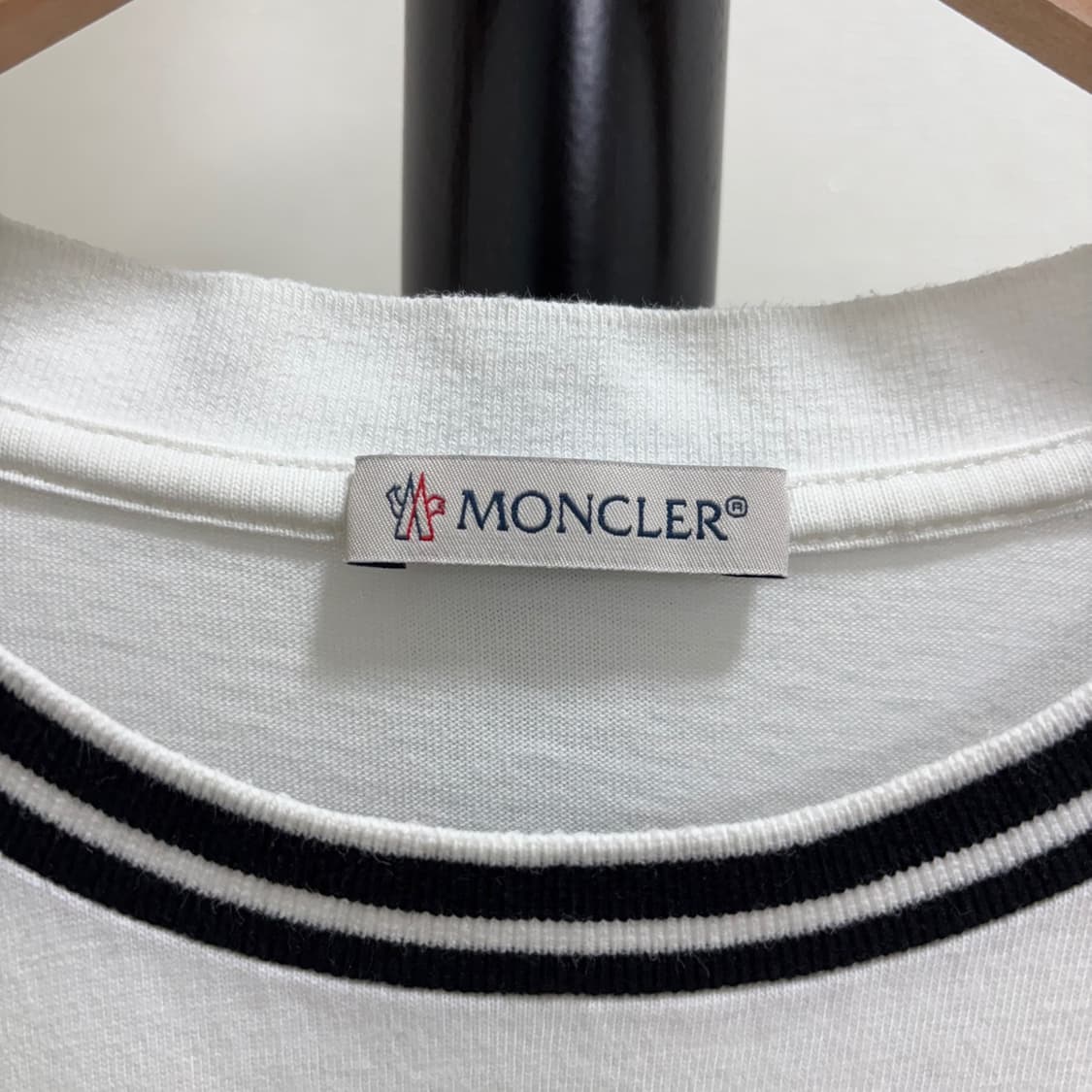 [M]몽클레어 블랙와펜 반팔티 상품이미지2