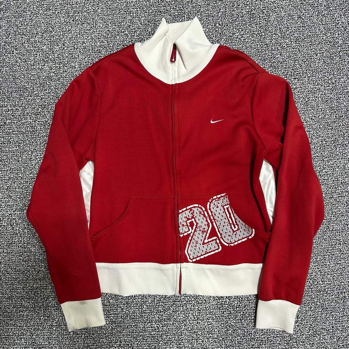 (XL) 나이키 스우시 흰빨 트랙탑 져지 상품이미지1