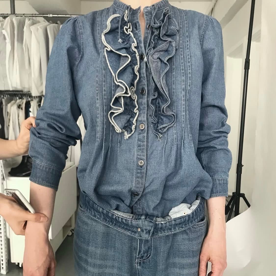 애옹쓰 데님 블라우스 country denim frill blouse 상품이미지1