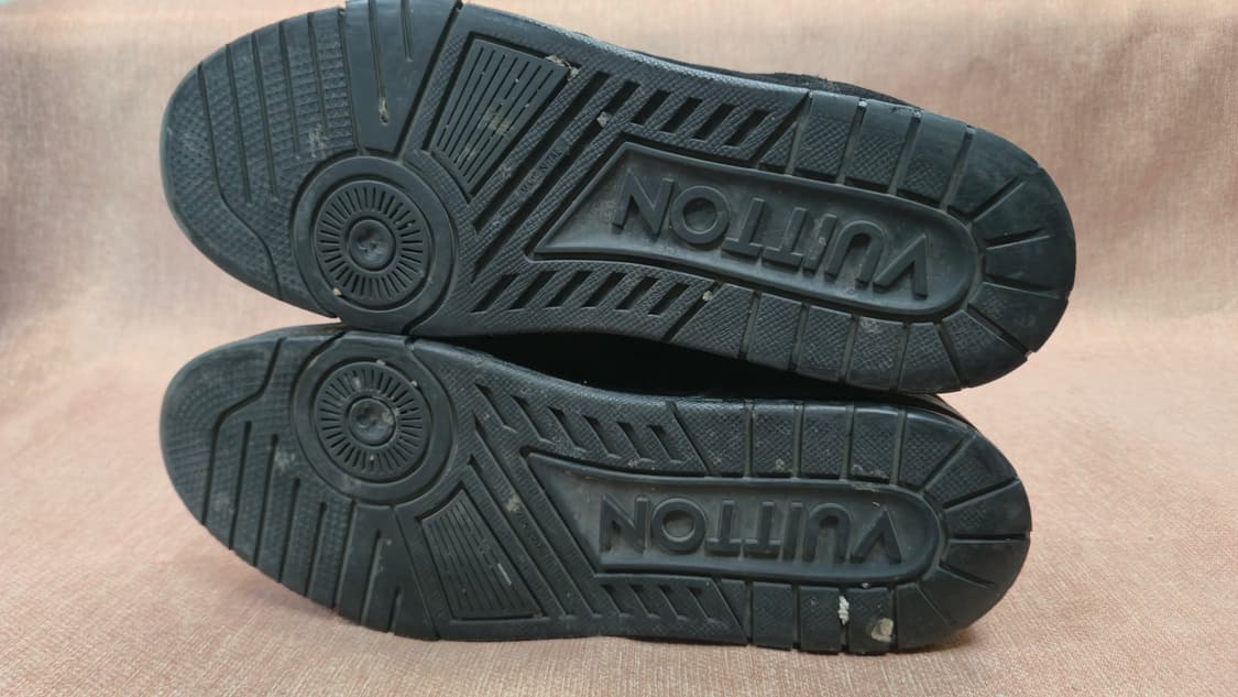 루이비통 정품 285mm-  블랙 스웨이드 스니커즈 9 2/1 상품이미지6