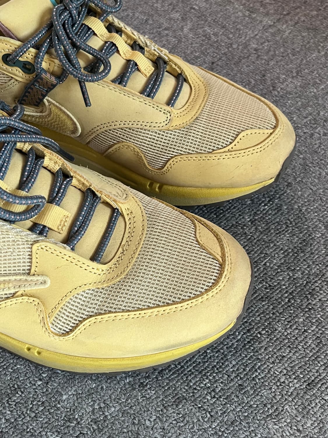 나이키 트래비스캇 에어맥스1 캑터스 골드 265 상품이미지4