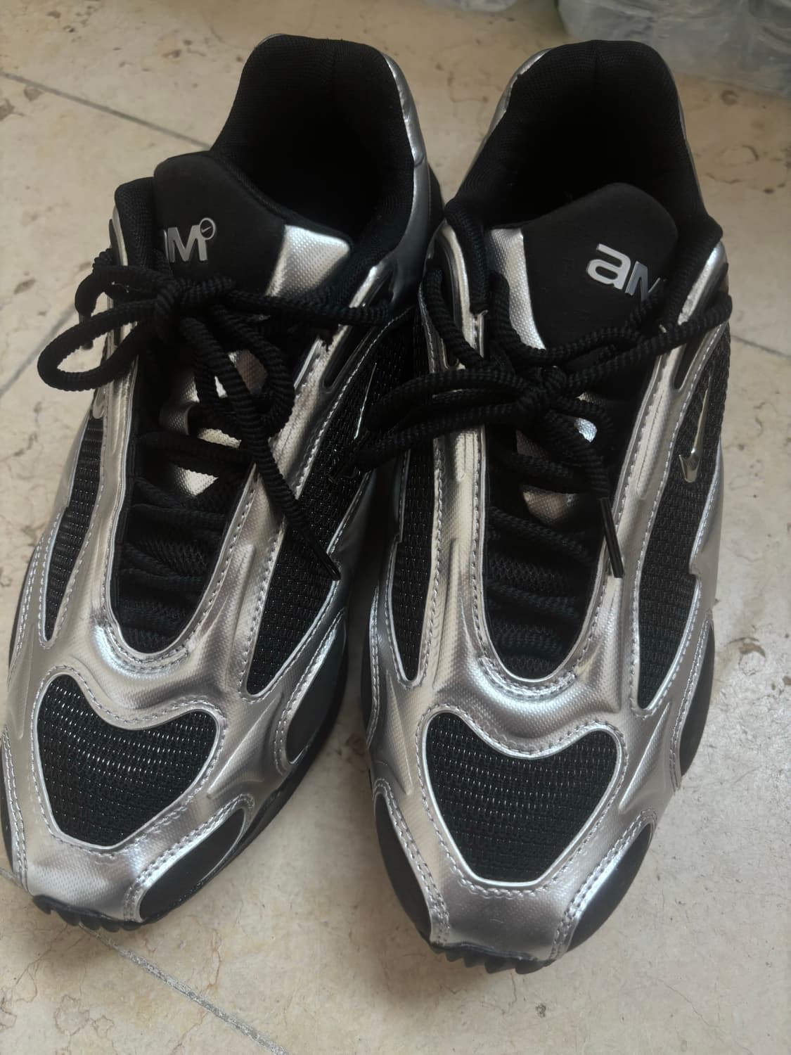 나이키 에어맥스 뮤즈 블랙 앤 메탈릭 실버 250 상품이미지3