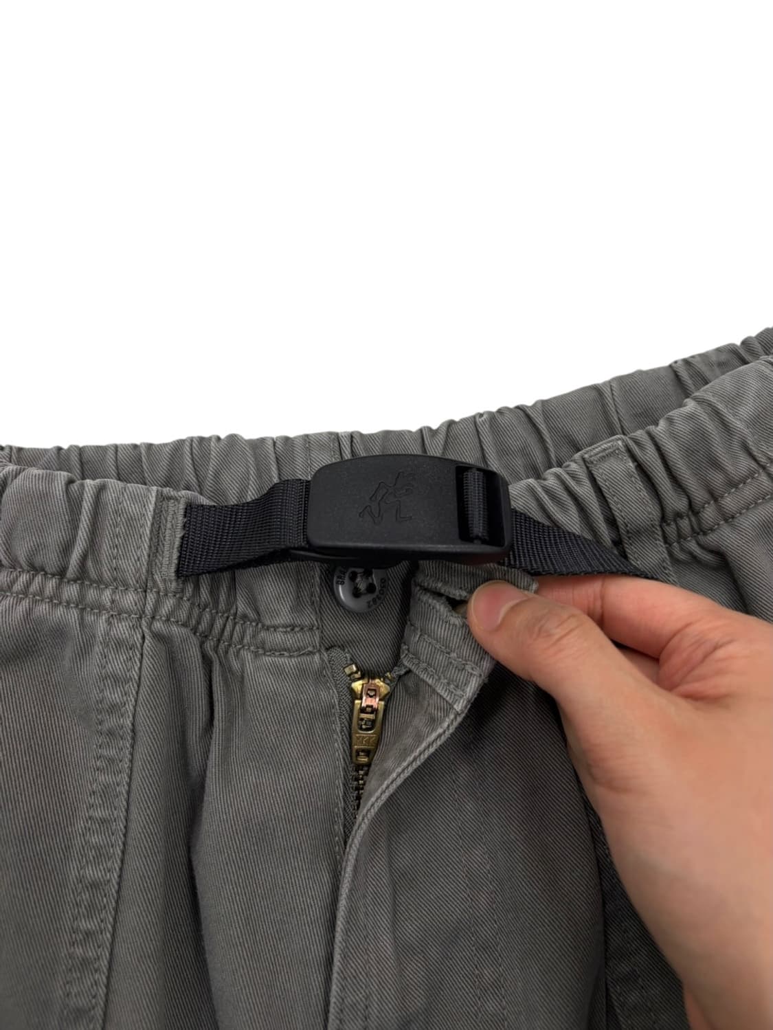 그라미치 루즈핏 테이퍼드 팬츠 면바지 카키그레이 (M/30~31인치) 상품이미지3