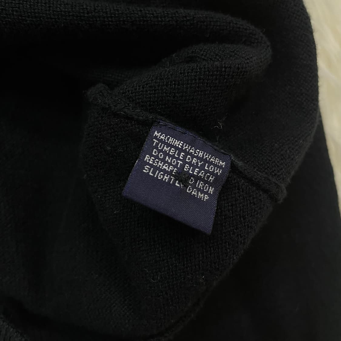 폴로 랄프로렌 포니 로고 브이넥 가디건 니트 블랙 상품이미지4