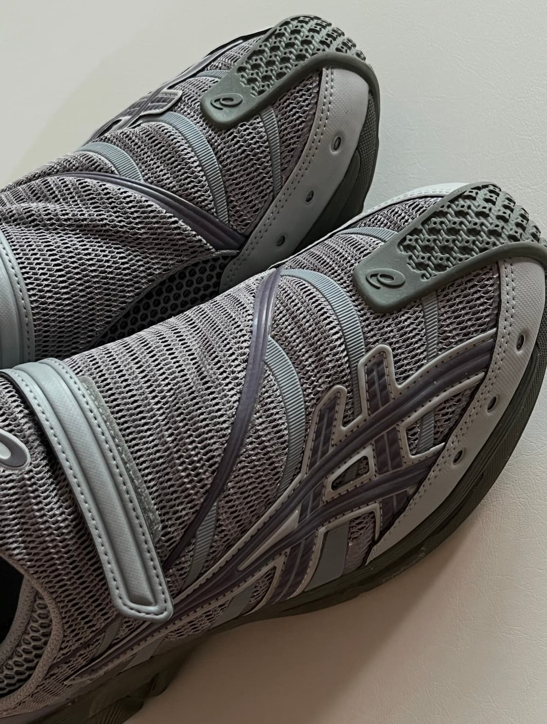 키코코스타디노브 아식스 젤키릴2 그레이 275 상품이미지1