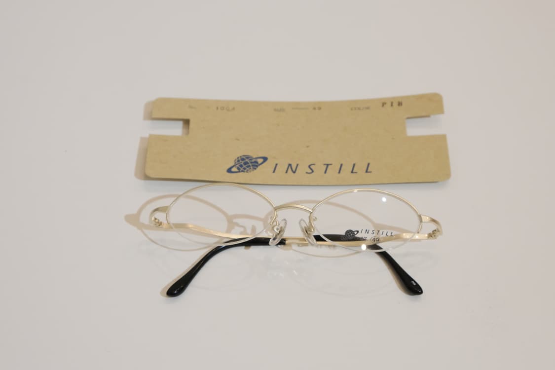 인스틸(INSTILL) 유니크 템플 골드 오벌 메탈 안 상품이미지1