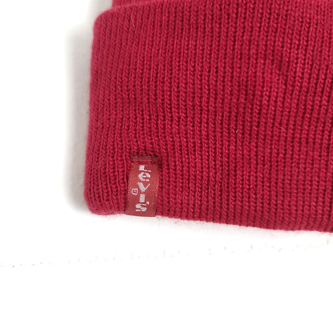 리바이스 레드탭 로고 비니 크리스마스 레드 컬러 판매합니다. 상품이미지2