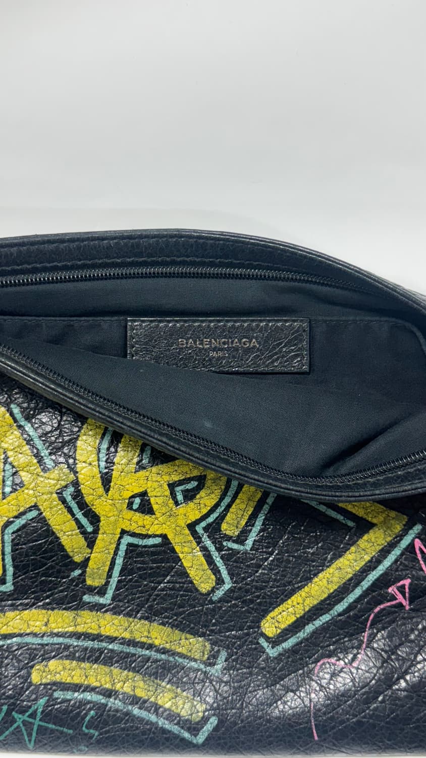 발렌시아가 그래피티 클러치백 상품이미지3