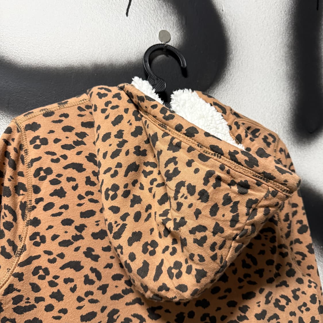 아베크롬비 앤 피치 레오파드 풀 패턴 원 포인트 쉐르파 집업 후디 상품이미지4