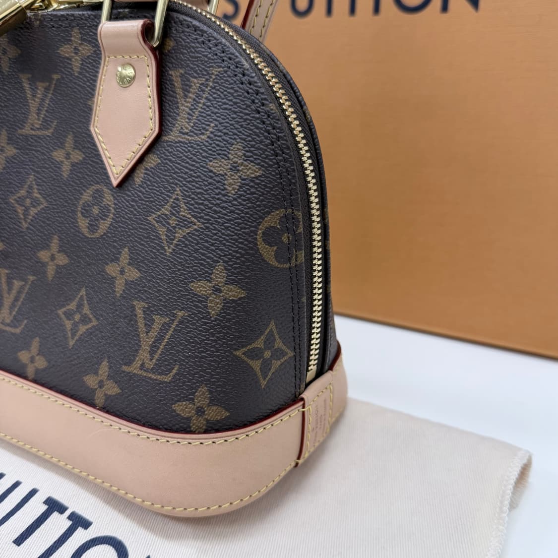 [S+급/OS] 루이비통 알마 BB 모노그램 여성 핸드백 가방 상품이미지4