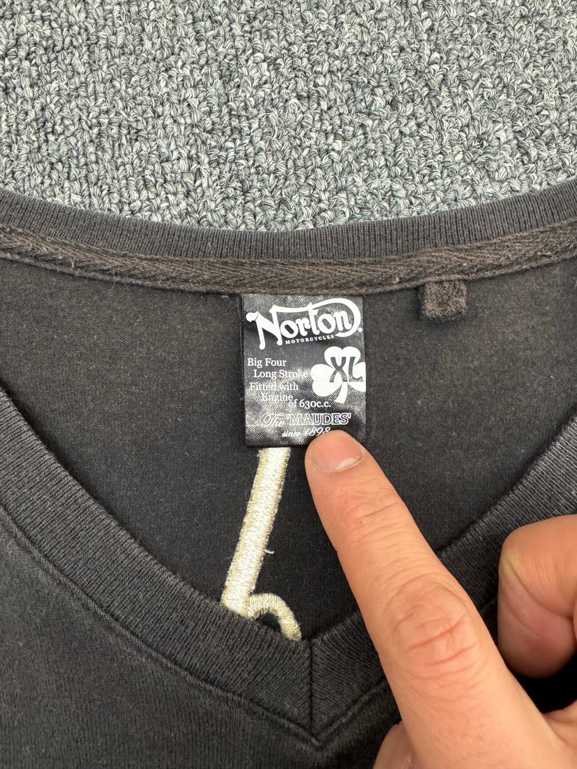 XL)노턴 빈티지 자수 브이넥 롱슬리브 상품이미지3