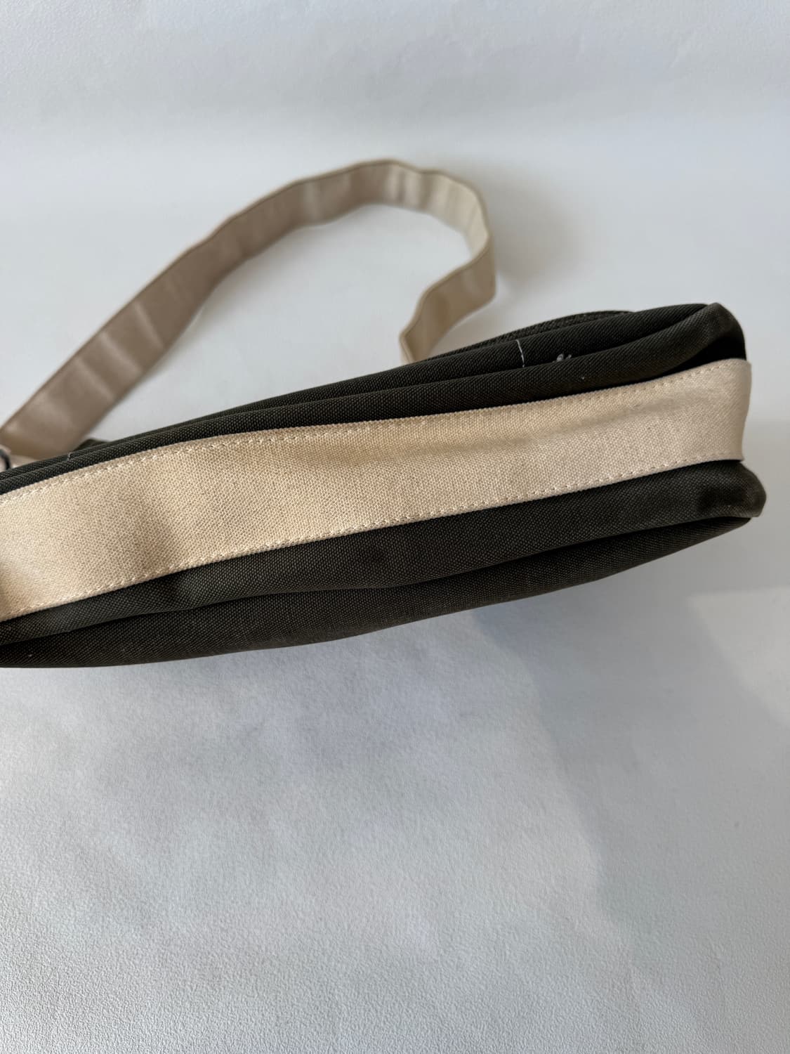 마지언타이틀(mazi untitled) 헤비 캔버스 크로스백 상품이미지3