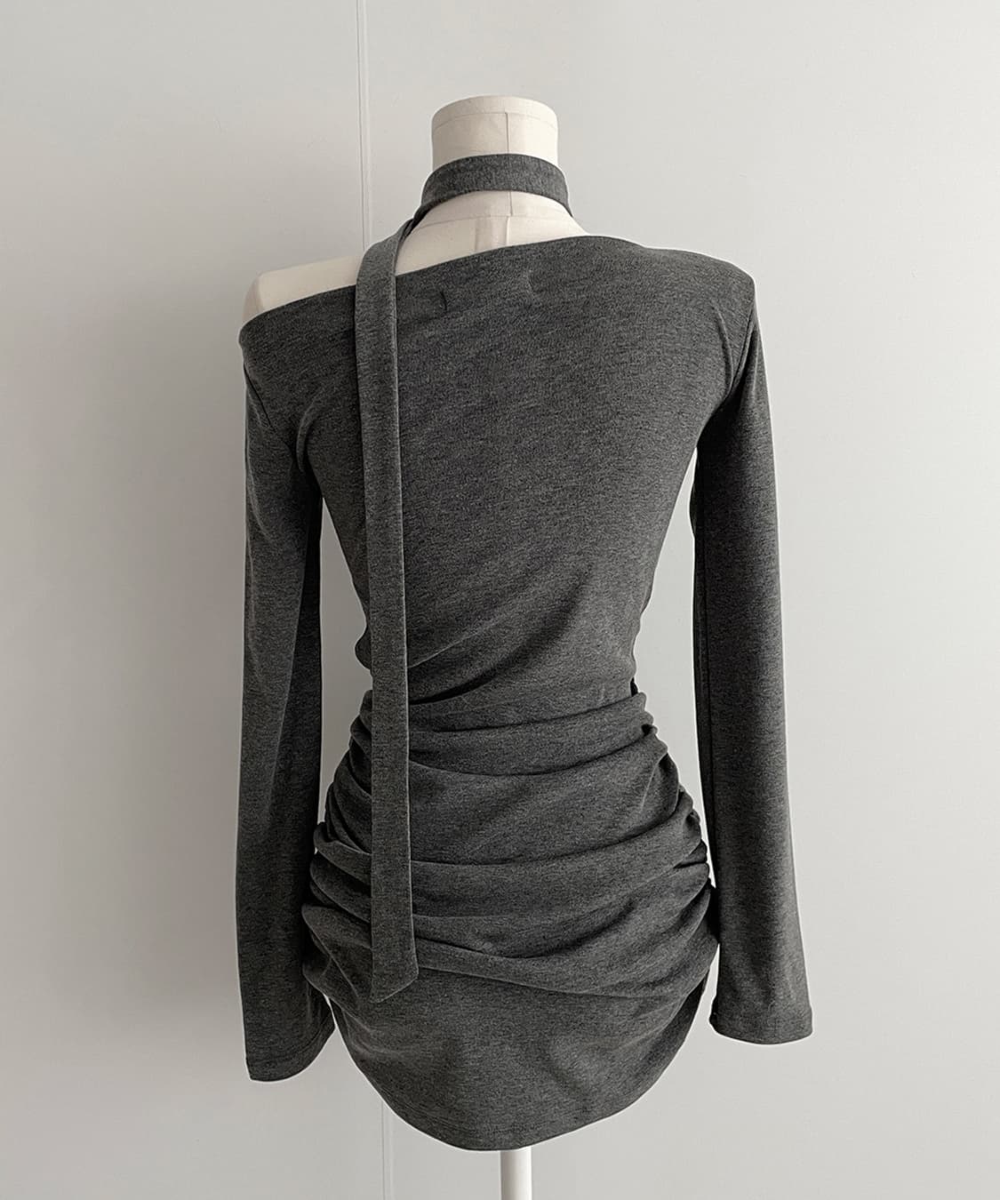 오프숄더 셔링 타이 원피스 상품이미지2